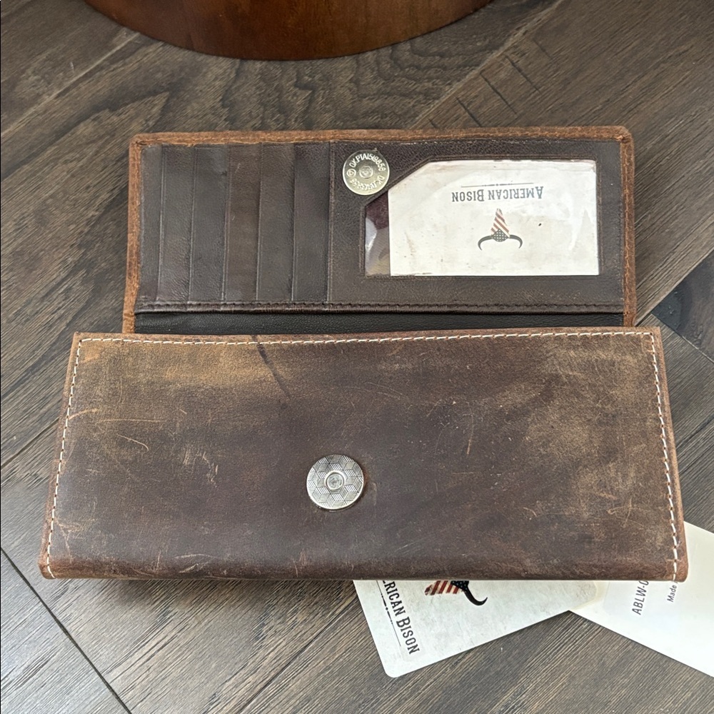 American Bison Hair on Hide,Genuine Leather,5 card,1 ID,checks,2 zip,snap top - Picture 4 of 11